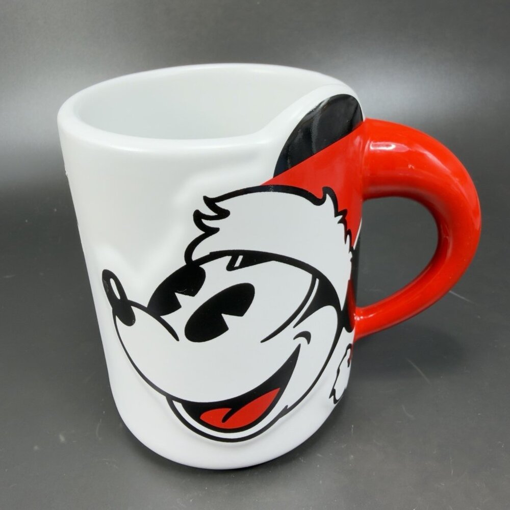 Wonder of Disney Heart of Hallmark Mickey Mouse Santa Coffee Mug Cup Ceramic